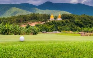 タイでゴルフ